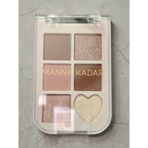 MANNA KADAR COSMETICSPink Mirage Eyeshadow Palette